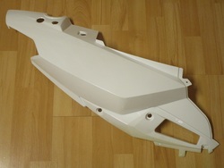 takasivukate oikea - Keeway Matrix Electric - valkoinen