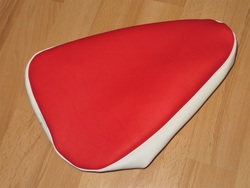 istuimen verhoilu ( puna/valkoinen ) - Solifer Export ( jousi mallin satulat )