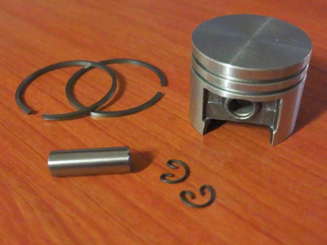 mäntäsarja ( 38mm ) - Stihl 018 ( 8mm männäntappi ) mäntäsarja ( 38mm ) - Stihl 018 ( 8mm männäntappi )