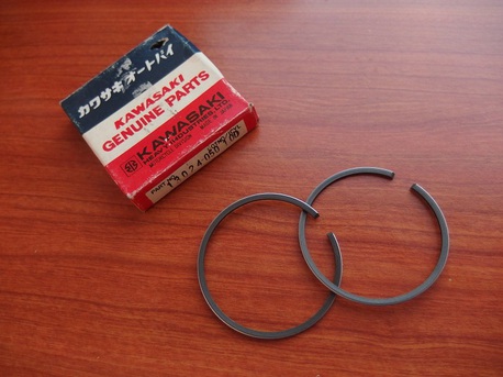 männänrengas sarja - Kawasaki G3SS, G4TR ´74-75 ( +1.00mm ) männänrengas sarja - Kawasaki G3SS, G4TR ´74-75 ( +1.00mm )