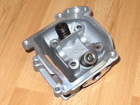 sylinterin kansi - 4-tahti Kiina skootterit ( sisältää venttiilit )