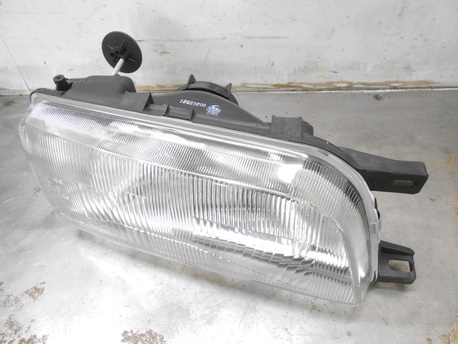 NISSAN SUNNY ´91-> - E-LYHTY OIKEA ( N14 ) NISSAN SUNNY ´91-> - E-LYHTY OIKEA ( N14 )