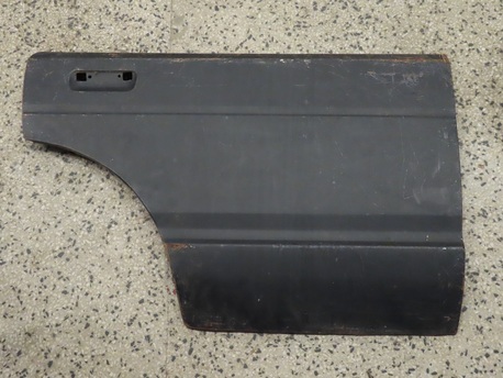 NISSAN BLUEBIRD ´80-83 - T-OVEN PINTA OIKEA ( 910 )