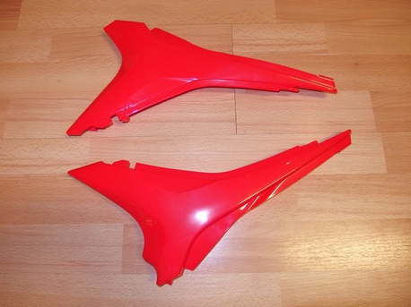 sivupaneelit satulan alle - Honda CRF 250 / 450 sivupaneelit satulan alle - Honda CRF 250 / 450