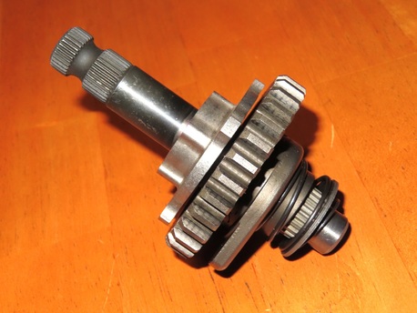 käynnistyspolkimen akseli - Yamaha "original" XT350