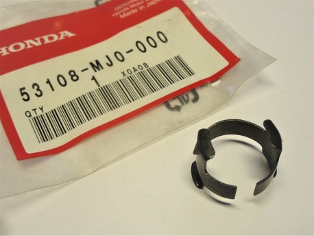 tankopainon sisäkiinnikkeen osa - Honda "original" CBR125, CBR1000RR, CRB900RR tankopainon sisäkiinnikkeen osa - Honda "original" CBR125, CBR1000RR, CRB900RR