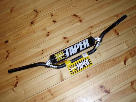 ohjaustanko Pro Taper, välitangolla, musta