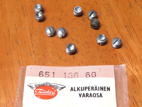 lukitusruuvi vaihdekahvaan - Tunturi M60-65