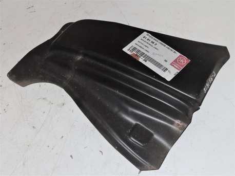 TOYOTA HIACE ´83-89 - SIVUPELTI, OIKEA ( LH50/51 ) TOYOTA HIACE ´83-89 - SIVUPELTI, OIKEA ( LH50/51 )