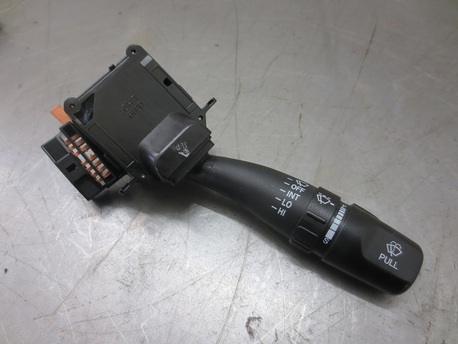 lasinpyyhkijöiden monitoimivipu - Hyundai Accent ( 1.6 ) ´05 - musta lasinpyyhkijöiden monitoimivipu - Hyundai Accent ( 1.6 ) ´05 - musta