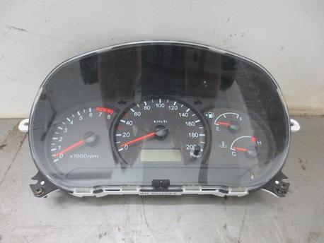 mittaristo - Hyundai Accent ( 1.6 ) ´05 - musta mittaristo - Hyundai Accent ( 1.6 ) ´05 - musta