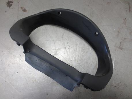 mittariston kehys - Hyundai Accent ( 1.6 ) ´05 - musta mittariston kehys - Hyundai Accent ( 1.6 ) ´05 - musta