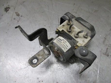 ABS hydraulikoneisto - Hyundai Accent ( 1.6 ) ´05 - musta