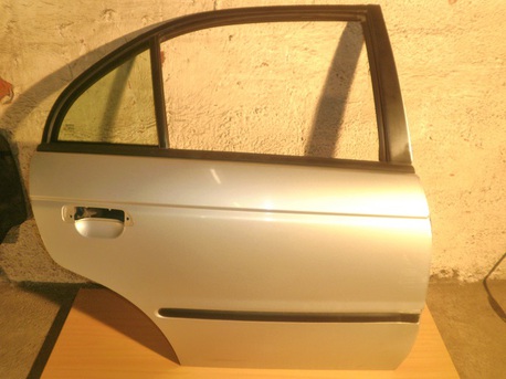 takaovi oikea - Honda Accord ( 1.8 ) ´2000