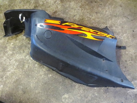 sivumuovi vasen - Arctic Cat F6 ´04 sivumuovi vasen - Arctic Cat F6 ´04