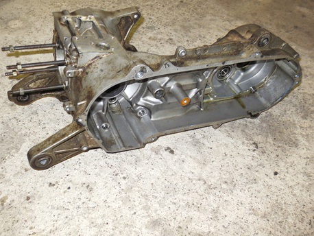 moottorin keskilohkot - Suzuki AH50 Address