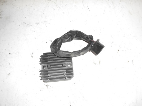 jännitteensäädin - Honda CBR125 jännitteensäädin - Honda CBR125