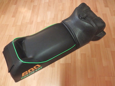 verhoiltu istuin + bensatankki - Arctic Cat ZRT600 ´97