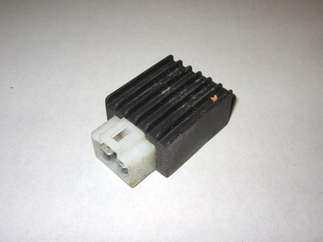 Keeway Flash - jännitteensäädin Keeway Flash - jännitteensäädin