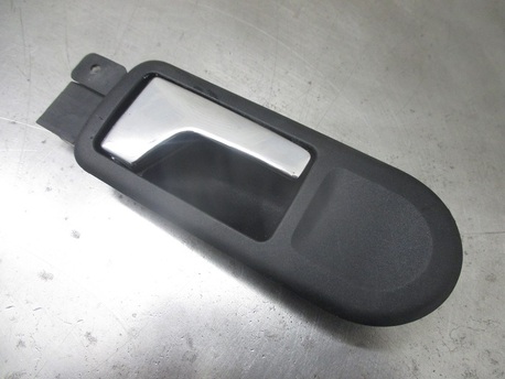 oven sisäkahva oikea - VW Golf ( IV ) 1.9 TDI ´99 oven sisäkahva oikea - VW Golf ( IV ) 1.9 TDI ´99