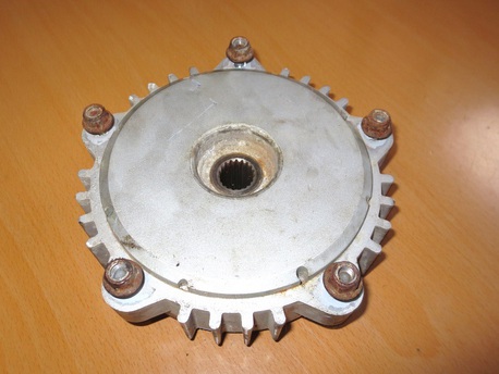 takapyörän napa - CPI Hussar 125 ´04