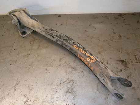 Subaru Impreza 2.0 ´06 - alatukivarsi oikea taka Subaru Impreza 2.0 ´06 - alatukivarsi oikea taka