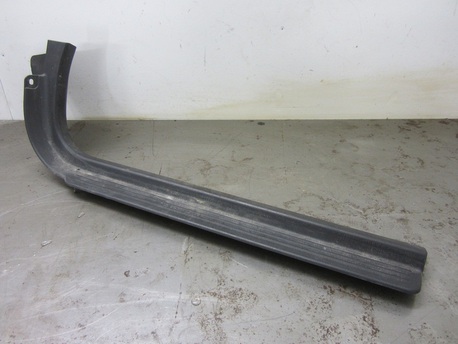 Subaru Impreza 2.0 ´06 - kynnyslista - vasen etuovi Subaru Impreza 2.0 ´06 - kynnyslista - vasen etuovi