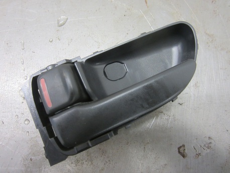 Subaru Impreza 2.0 ´06 - oven kahva sisälle - vasen takaovi Subaru Impreza 2.0 ´06 - oven kahva sisälle - vasen takaovi