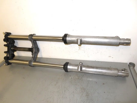 etuhaarukka - Kawasaki KZ250 ´82