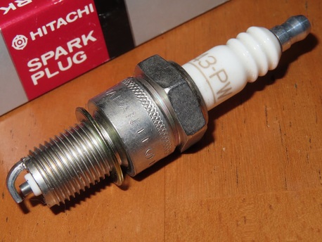 sytytystulppa - Hitachi L43PW ( NGK BP8ES ) sytytystulppa - Hitachi L43PW ( NGK BP8ES )