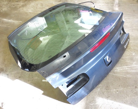 takaluukku - Renault Laguna 1.8 16V ´03