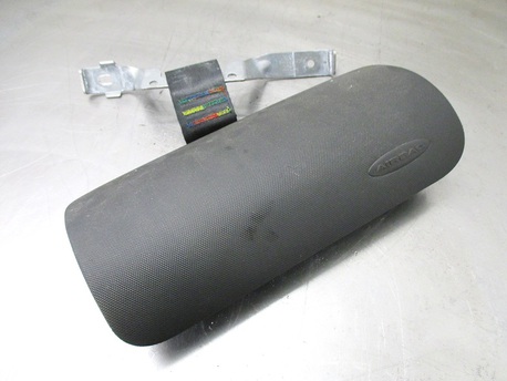 luukku airbaginpäälle kojelautaan - Seat Leon ( 1.9 TDI ) ´2005 luukku airbaginpäälle kojelautaan - Seat Leon ( 1.9 TDI ) ´2005