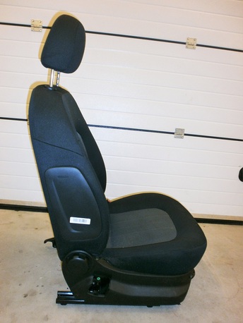 etuistuin, oikea - Fiat Linea 1.3 JTD ´08