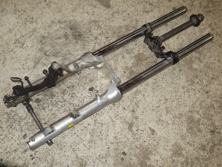 etuteleskoopit + alakolmio - Honda VF 700 Magna ´85 etuteleskoopit + alakolmio - Honda VF 700 Magna ´85