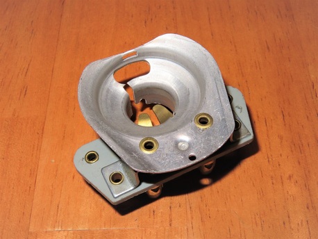 etuvalon polttimon pidike - 15mm kannalle
