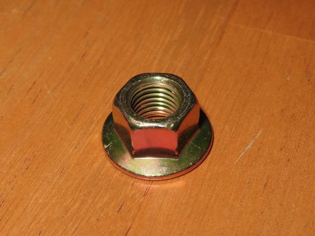 mutteri M10x1.25 - 150F