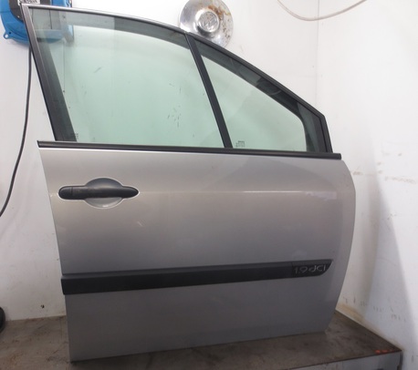 etuovi oikea ( täydellinen ) - Renault Megane Scenic ( 1.9 DCI ) ´05