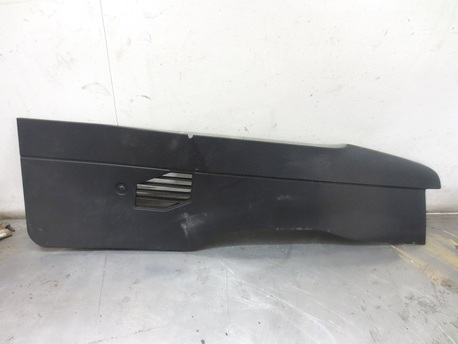 keskikonsolin vasen sivupaneeli - Ford Mondeo 1.8 ´03