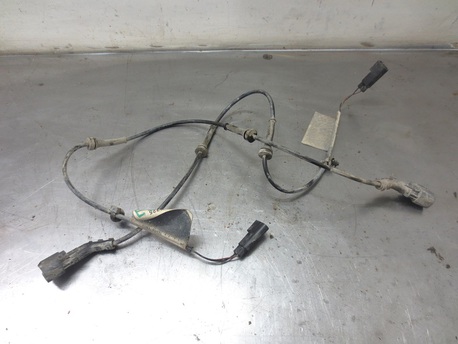 ABS anturien johdot eteen - Ford Mondeo 1.8 ´03 ABS anturien johdot eteen - Ford Mondeo 1.8 ´03