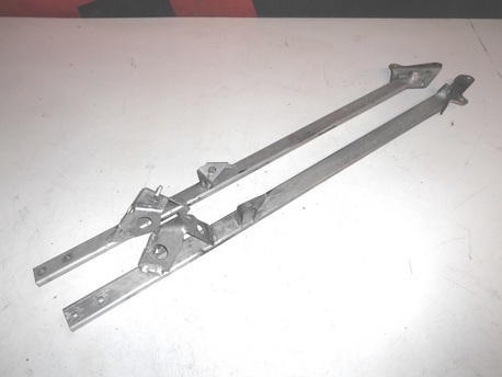 rungon tuet ( tankin sivuille ) - Ski-Doo MXZ 600 ´03 rungon tuet ( tankin sivuille ) - Ski-Doo MXZ 600 ´03