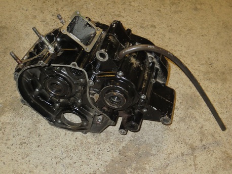 moottorin keskilohkot - Honda NSR125 ´02