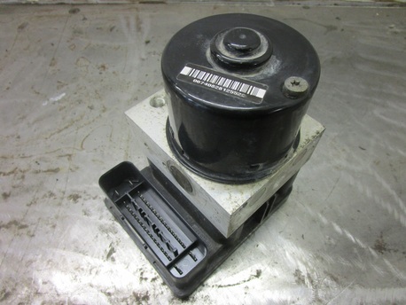 ABS hydraulikoneisto - Skoda Octavia 4D Hatchback ( 1.9 TDI ) ´02