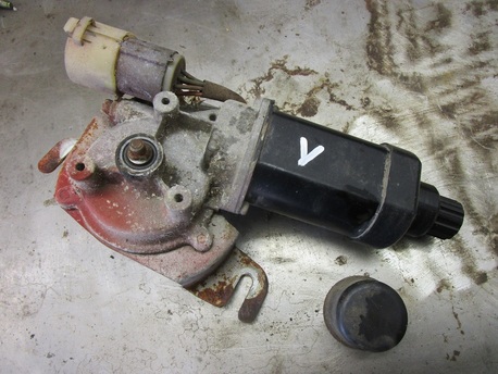 ajovalon kotelon aukaisumoottori, vasen - Honda Prelude ( 1.8 ) ´85