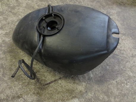 bensatankki - Aprilia RS125 ´02 bensatankki - Aprilia RS125 ´02