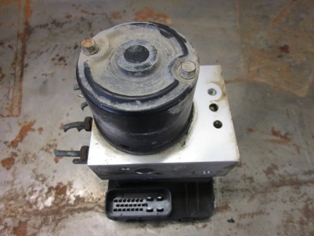 ABS hydraulikoneisto - Hyundai Santa Fe  ´03
