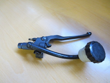 etujarrupuristin + säiliö - Sachs XTC 125 etujarrupuristin + säiliö - Sachs XTC 125