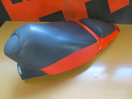 istuin - Aprilia SR50 Street ´11