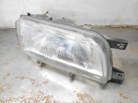 etuvalo oikea - Nissan Sunny ´93 ( 1.4 )