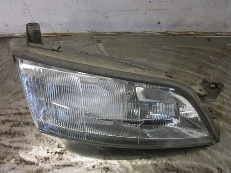 etuvalo oikea - Opel Vectra B ´99 ( farkku ) etuvalo oikea - Opel Vectra B ´99 ( farkku )