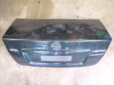 takakansi - Opel Vectra B ´98 - metallihohtovihreä takakansi - Opel Vectra B ´98 - metallihohtovihreä
